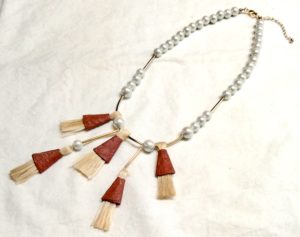 オガラ フリンジネックレス／赤茶（ヴィーガン対応）