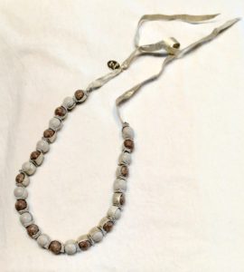 リボン結びネックレス／ゴールド